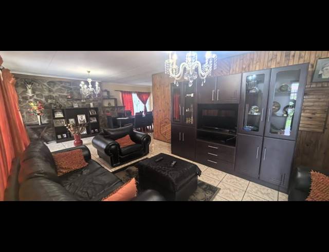 3 BEDROOM HOUSE FOR SALE IN ROODEPOORT CENTRAL